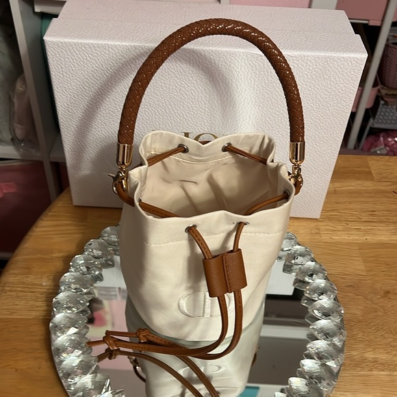 Dior Bucket Bag - Picture 9 of 11